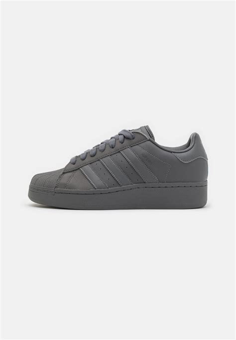 adidas superstar donker grijs|adidas Originals SUPERSTAR XLG UNISEX .